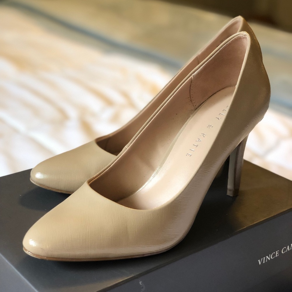 Nude Pumps 👠👠